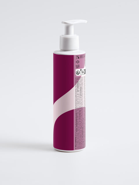 Gentle Cleansing Milk – Nourishing Purity for Soft, Radiant Skin ✨